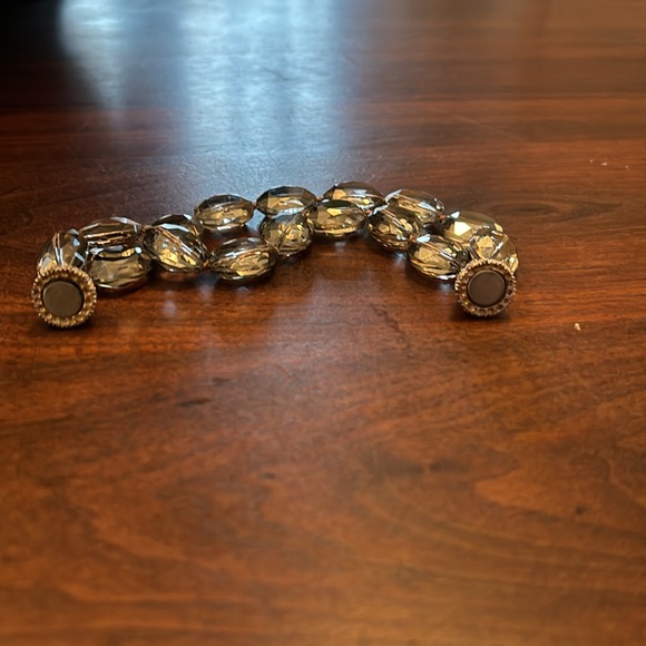 Chunky beaded double strand bracelet with magnetic closure. - Picture 4 of 10